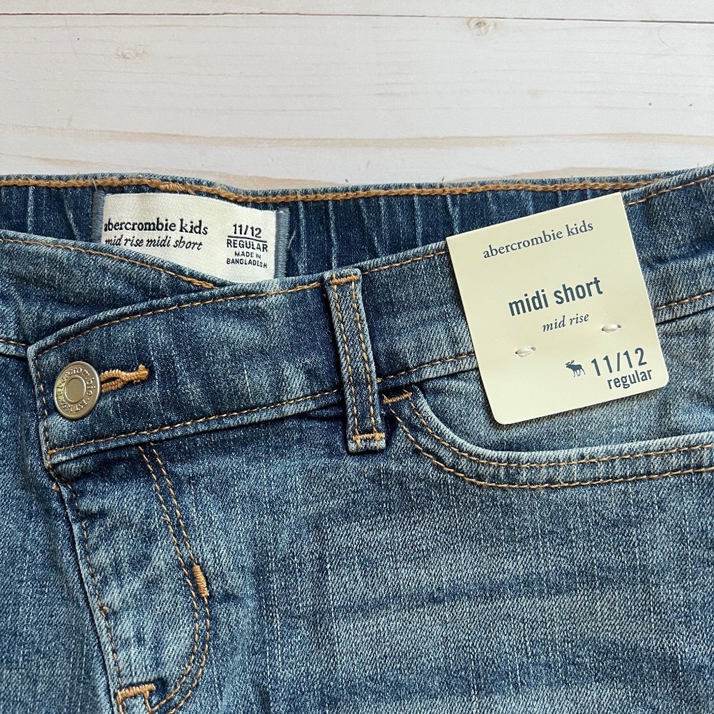 Abercrombie Kids Girls Denim Midi Shorts | Size 11/12 NWT - Picture 2 of 6